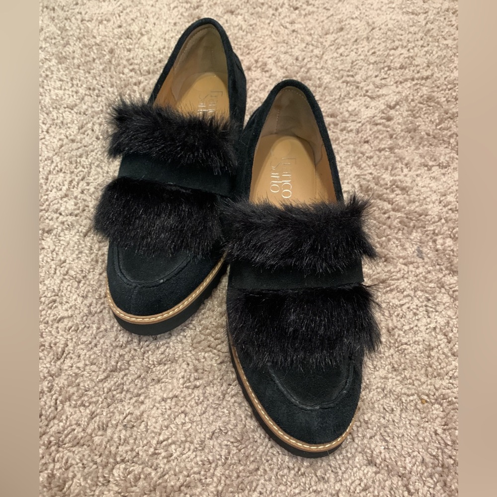 Franco Sarto Black loafers with nude accents and Faux Fur top size 6.5